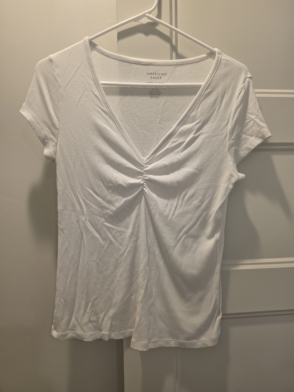 American Eagle White Short Sleeve V-Neck Ruched Front Tee